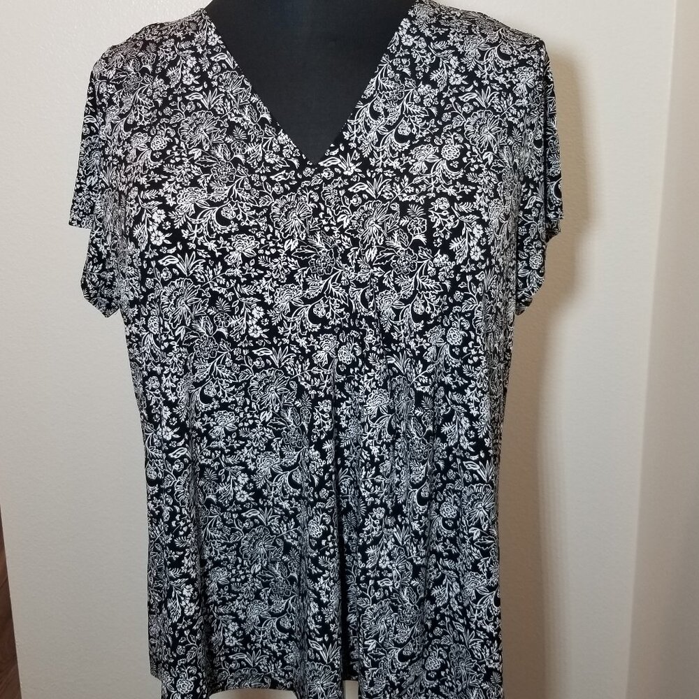 Lane Bryant Blouse 18/20 Black White Floral Short Sleeve V Neck Boho Office City